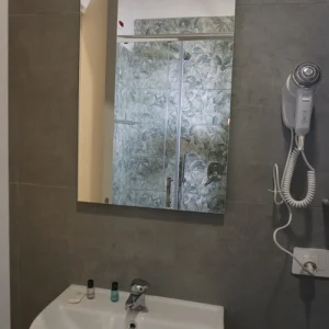 11. APPARTAMENTO DETTAGLIO BAGNO 2